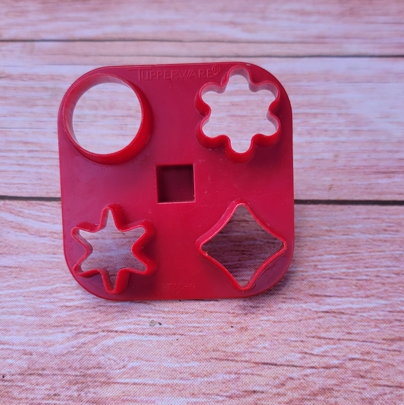 Tupperware mini cookie cutter - Picture 3 of 4